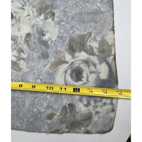 Vintage Jane Shilton Scarf Made In Italy Rectangular Grey Roses Art To Wear 60” - Picture 10 of 16